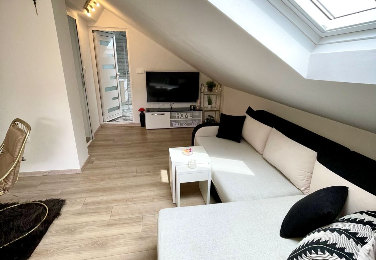 Ferienhaus in Vrgorac - Ferienhaus Rocca mit Pool