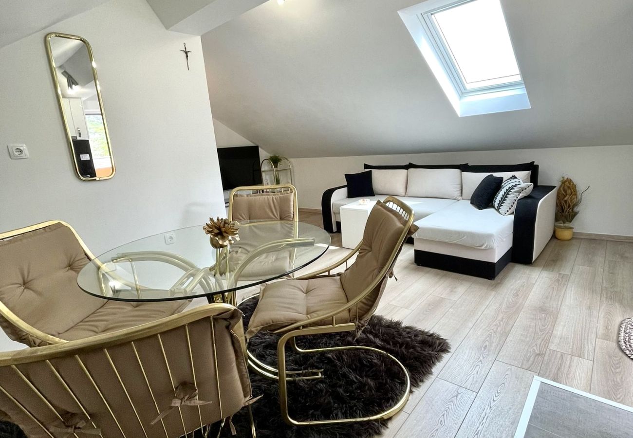 Ferienhaus in Vrgorac - Ferienhaus Rocca mit Pool