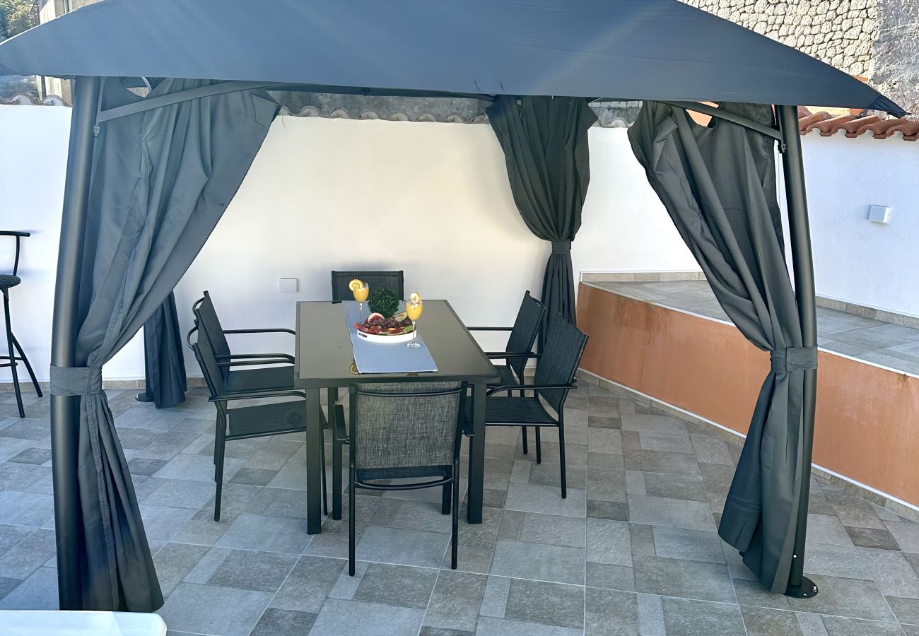 Ferienhaus in Vrgorac - Ferienhaus Rocca mit Pool