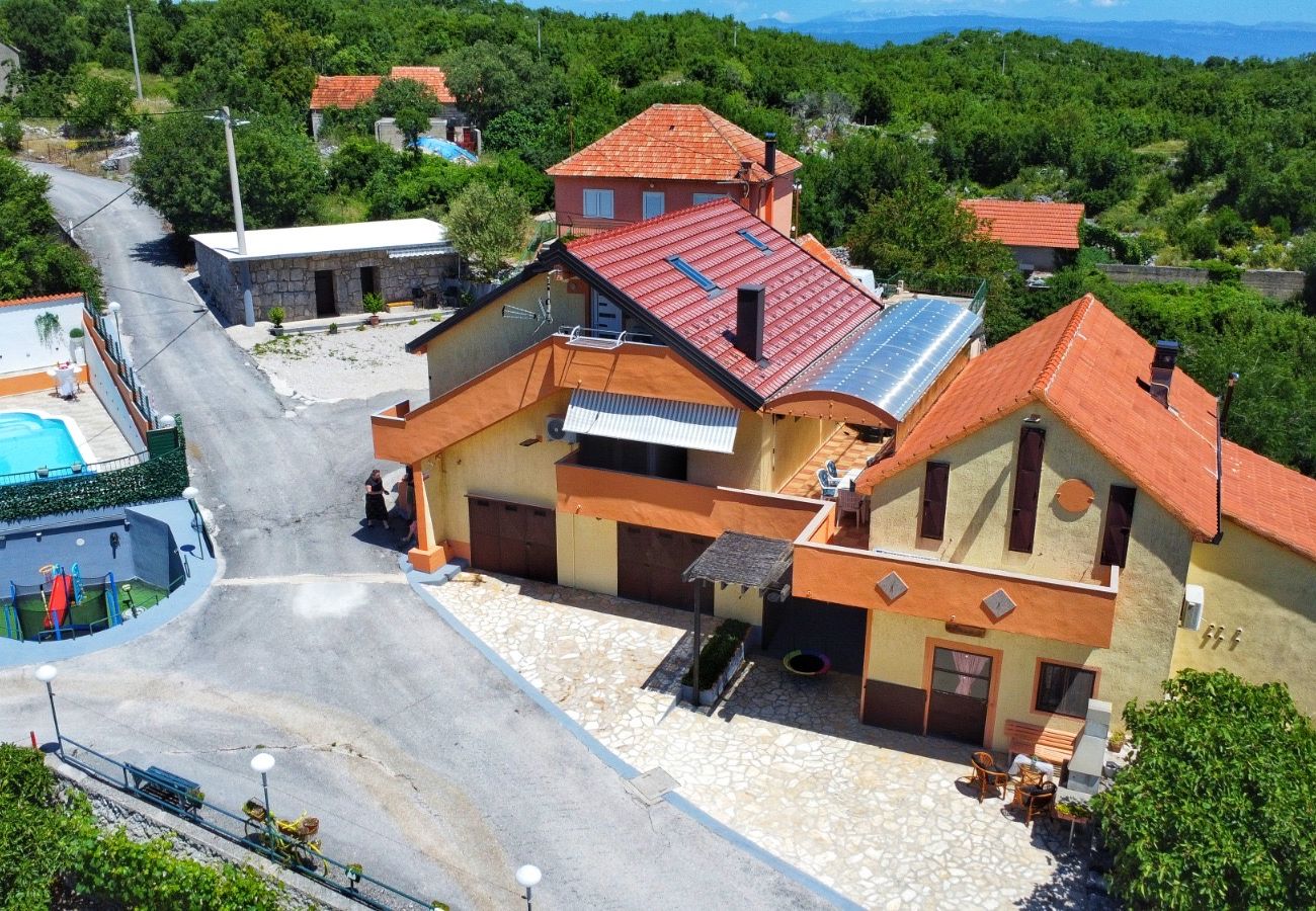 Ferienhaus in Vrgorac - Ferienhaus Rocca mit Pool