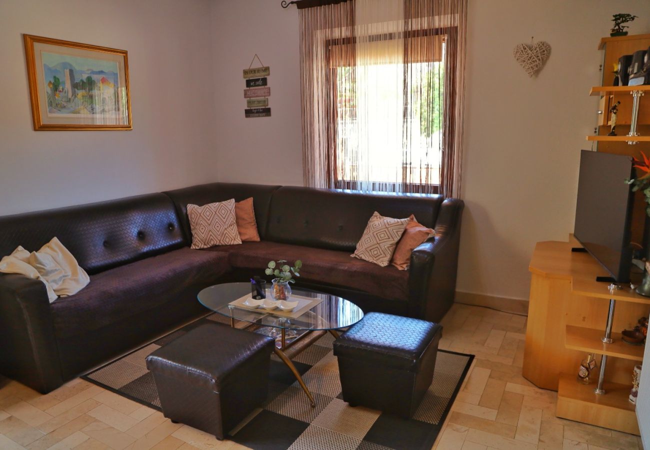 Ferienhaus in Vrgorac - Ferienhaus Rocca mit Pool