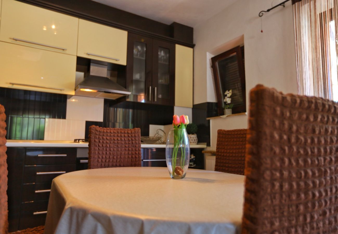 Ferienhaus in Vrgorac - Ferienhaus Rocca mit Pool