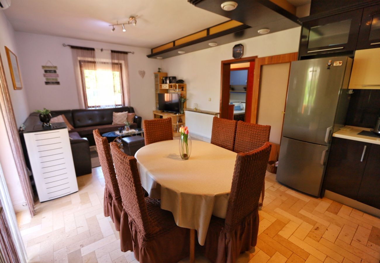Ferienhaus in Vrgorac - Ferienhaus Rocca mit Pool