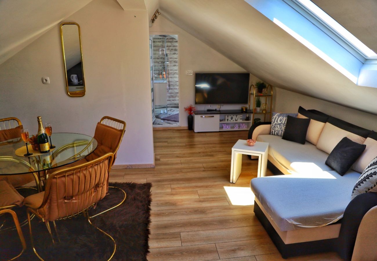 Ferienhaus in Vrgorac - Ferienhaus Rocca mit Pool