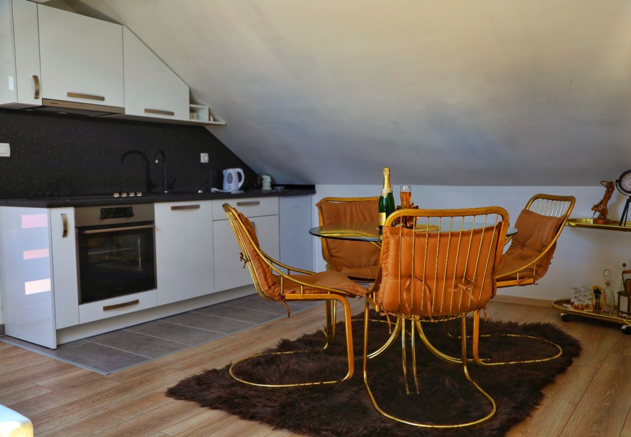 Ferienhaus in Vrgorac - Ferienhaus Rocca mit Pool