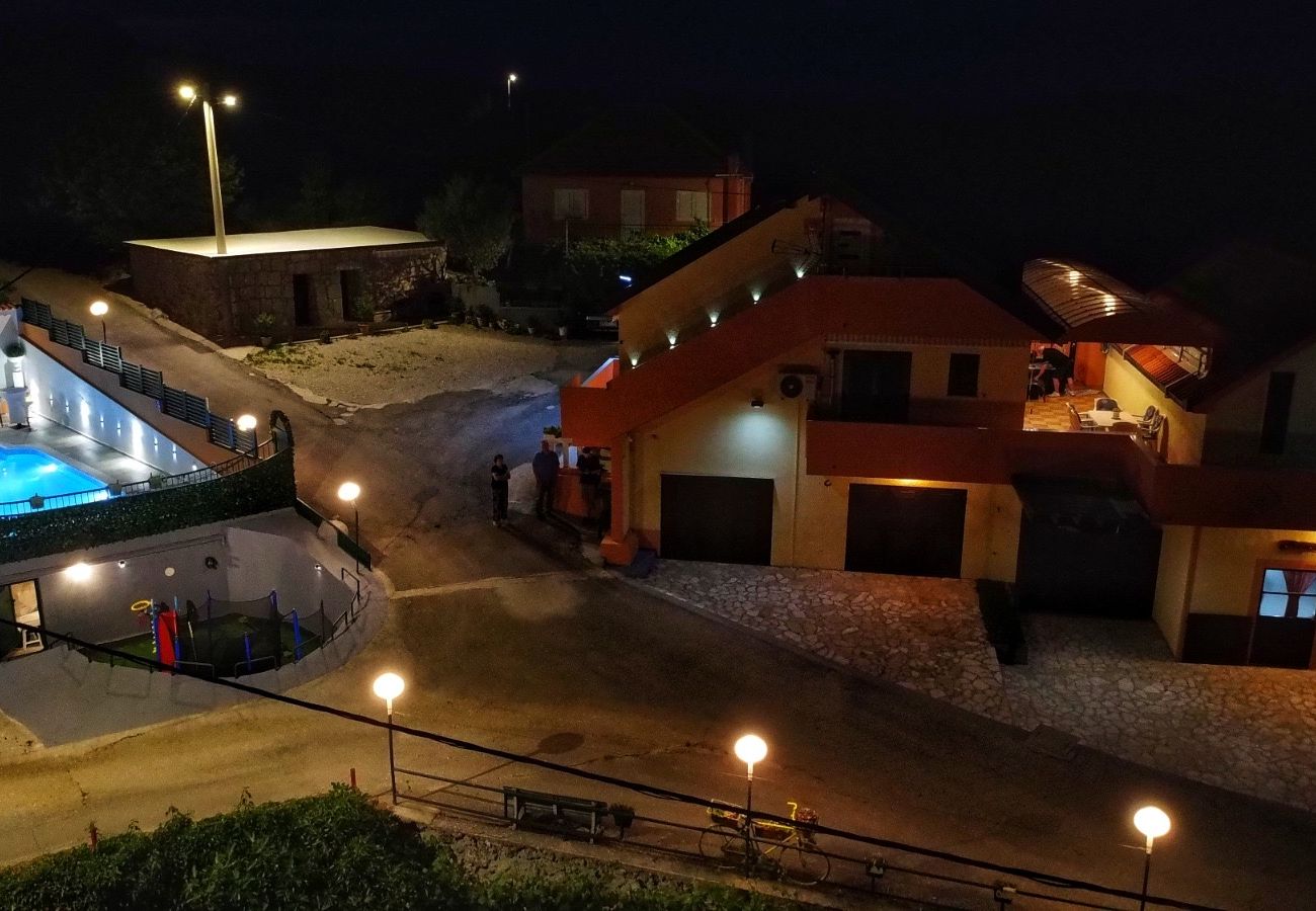 Ferienhaus in Vrgorac - Ferienhaus Rocca mit Pool