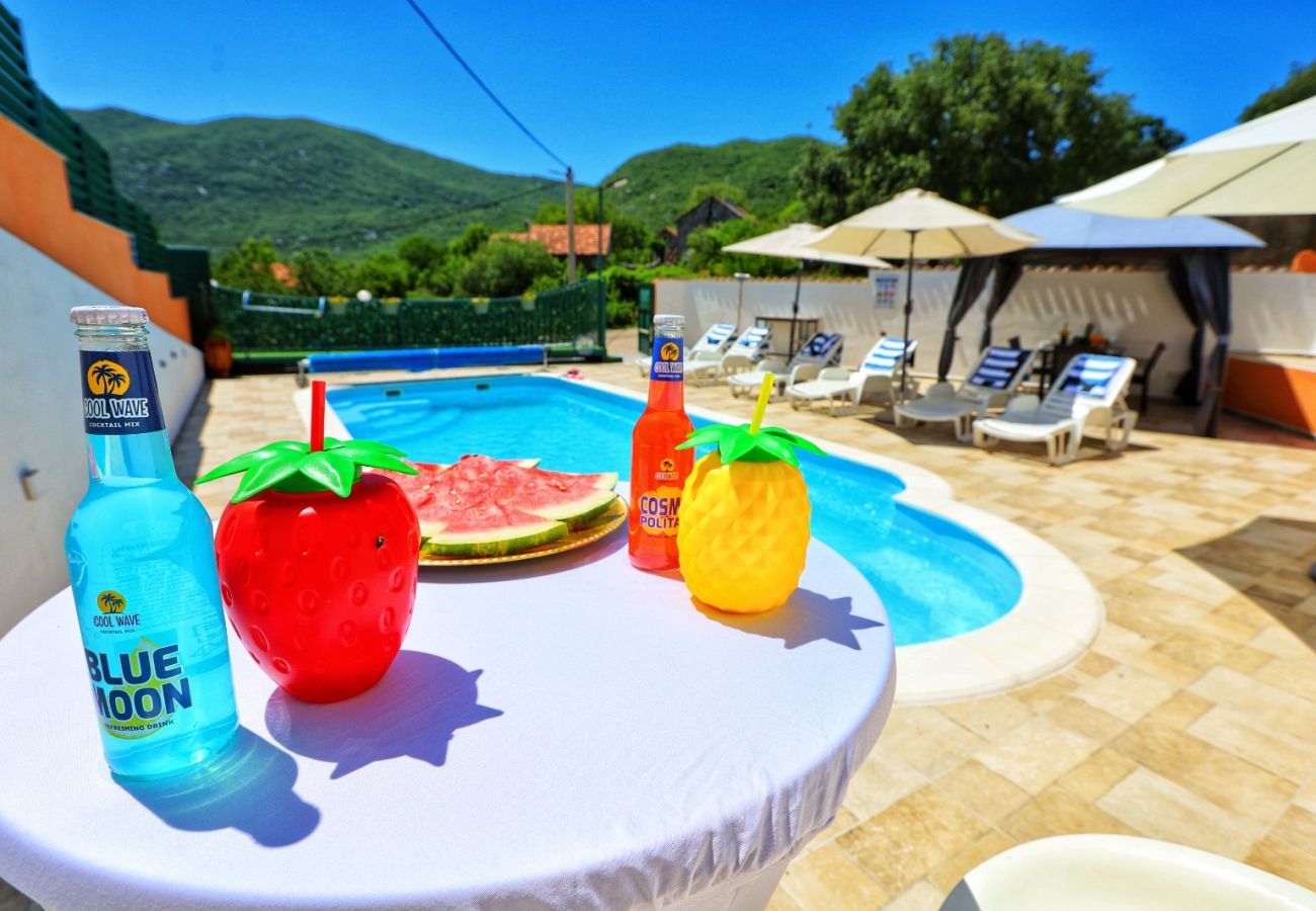 Ferienhaus in Vrgorac - Ferienhaus Rocca mit Pool