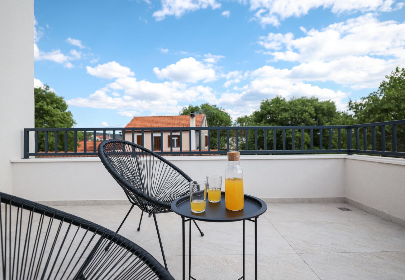 Villa in Sukošan - Villa Ruzarija mit Whirlpool