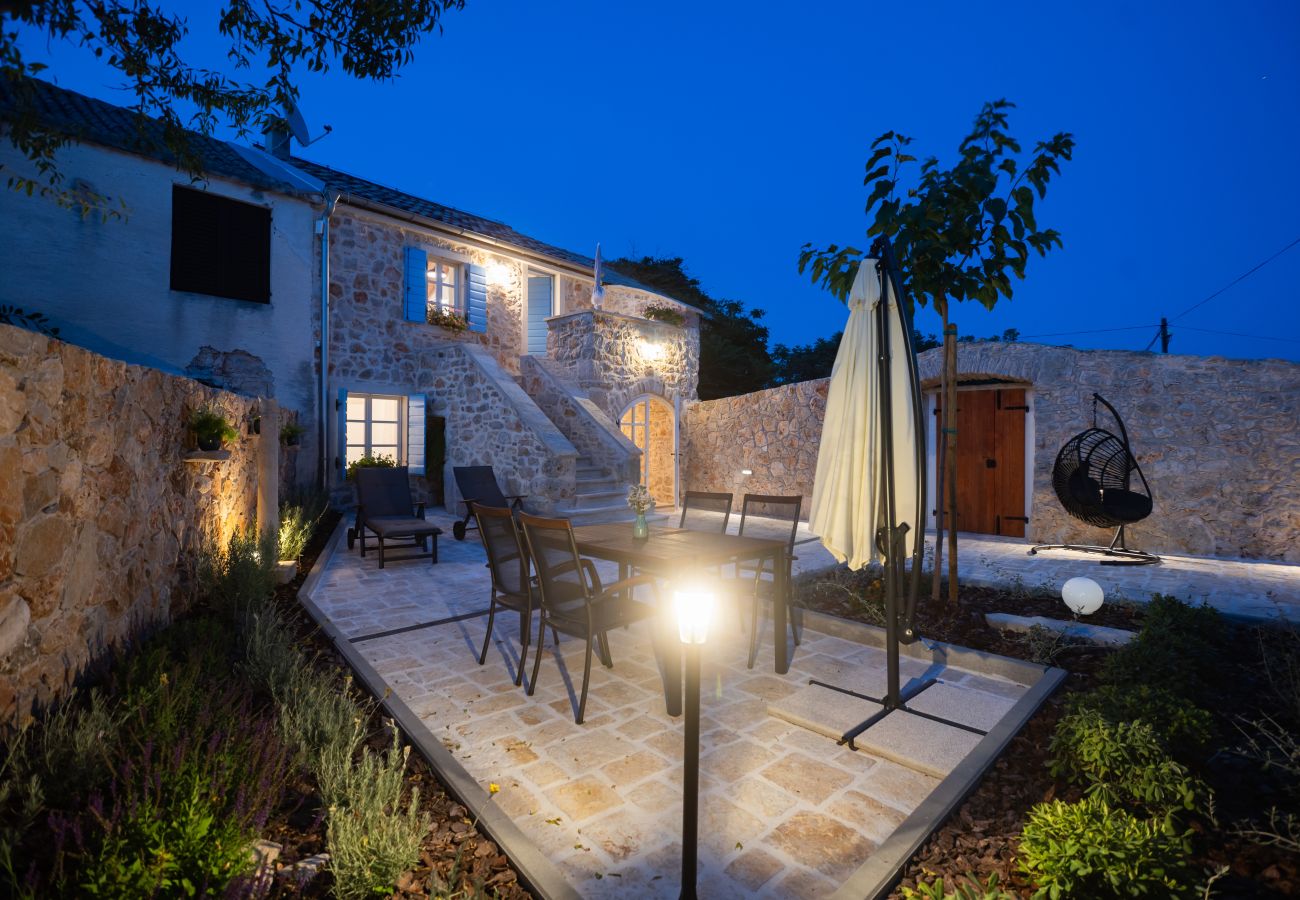 Ferienhaus in Vir - Heritage Home Vila Malena