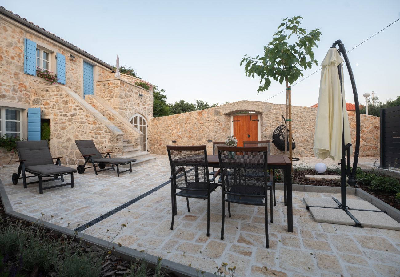Ferienhaus in Vir - Heritage Home Vila Malena