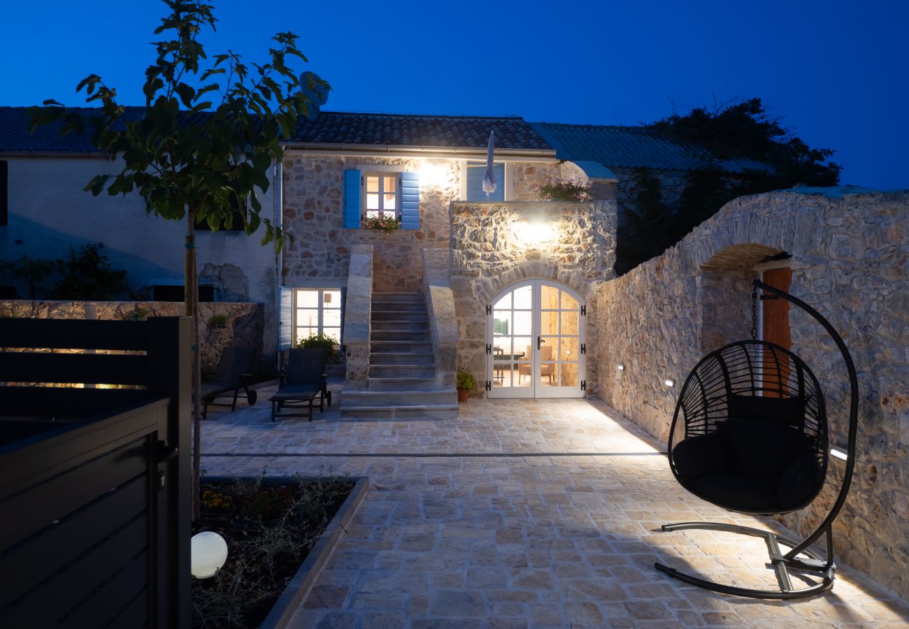Ferienhaus in Vir - Heritage Home Vila Malena