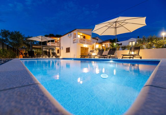  in Vir - Ferienhaus Tanja Vir mit beheiztem Pool