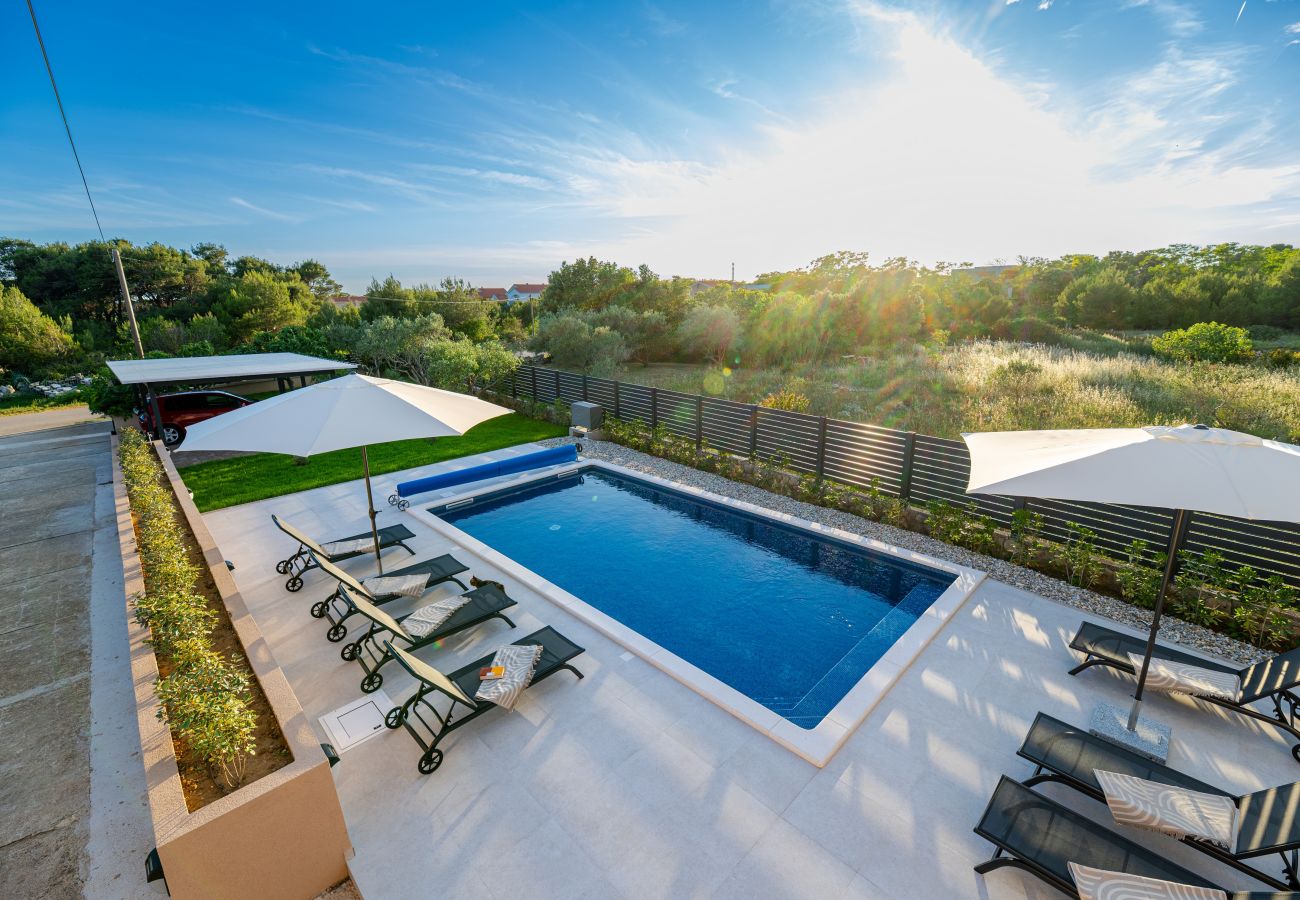 Ferienhaus in Vir - Ferienhaus Tanja Vir mit beheiztem Pool