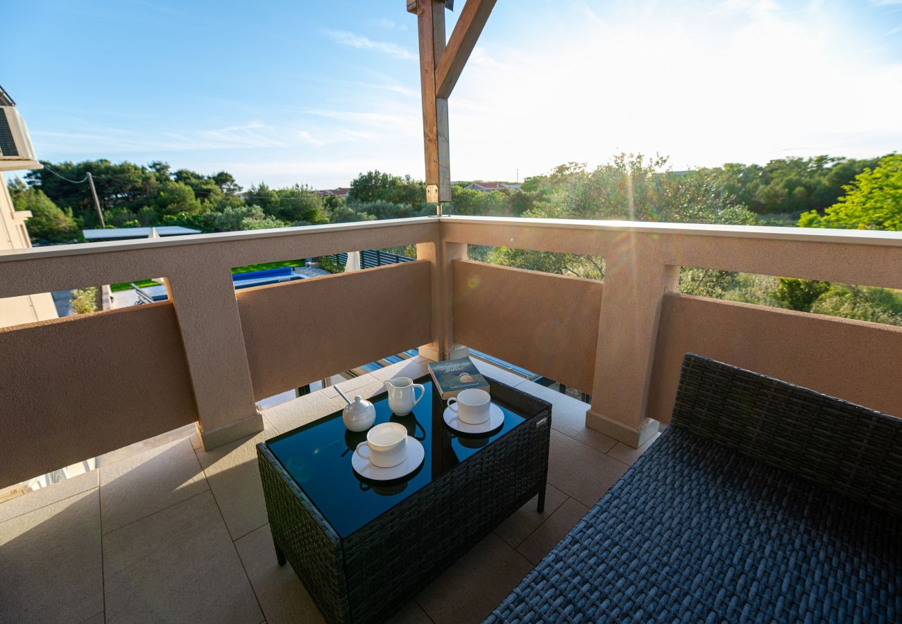 Ferienhaus in Vir - Ferienhaus Tanja Vir mit beheiztem Pool