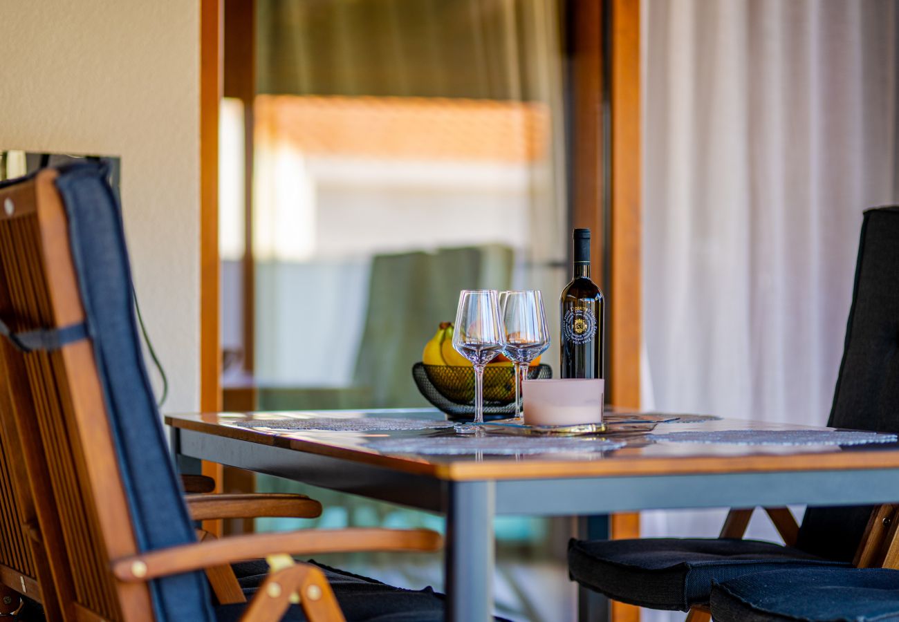 Ferienhaus in Privlaka - Ferienhaus Mareta mit Pool