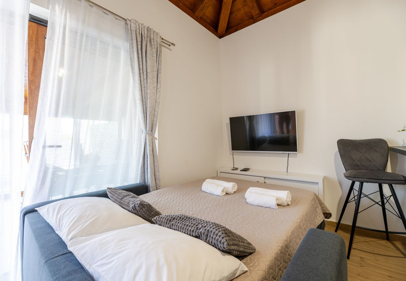 Ferienhaus in Privlaka - Ferienhaus Mareta mit Pool