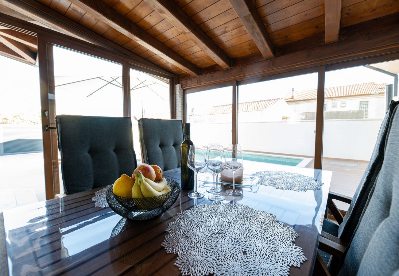 Ferienhaus in Privlaka - Ferienhaus Mareta mit Pool