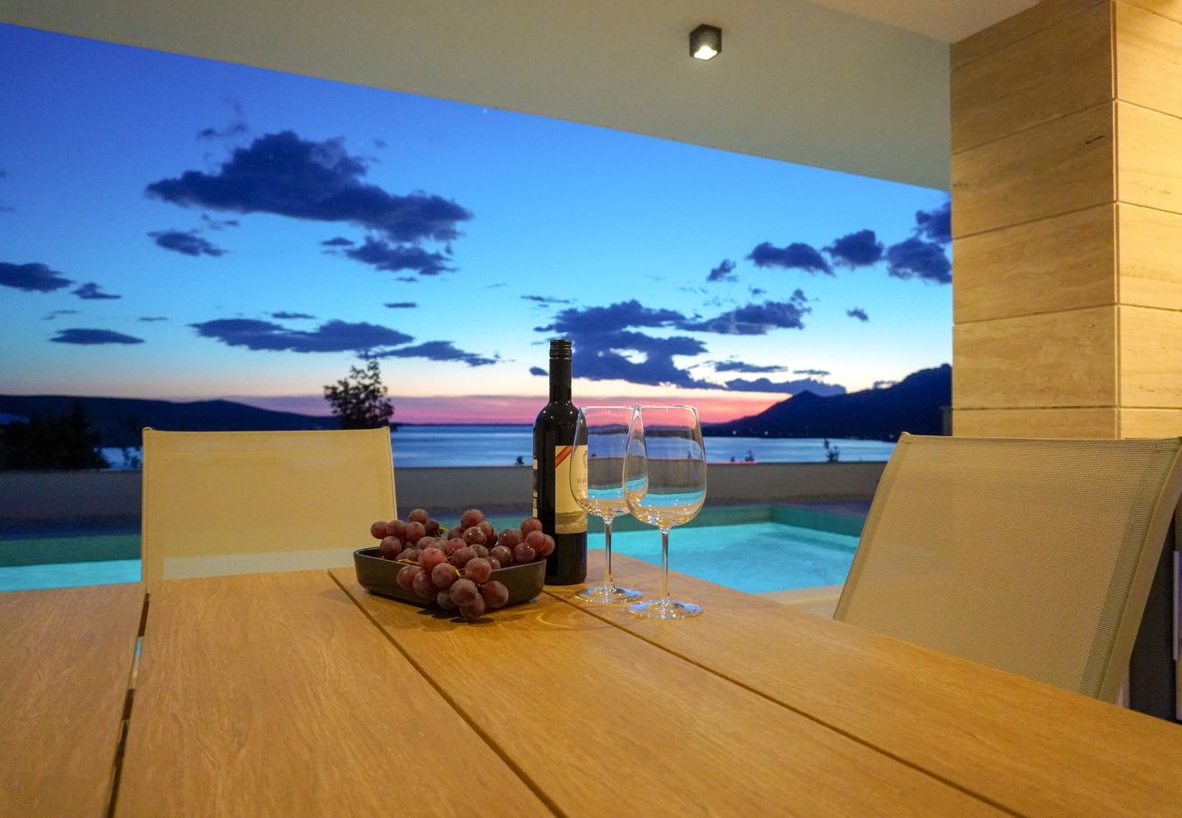 Villa in Rovanjska - Villa Bella Vista mit beheiztem pool