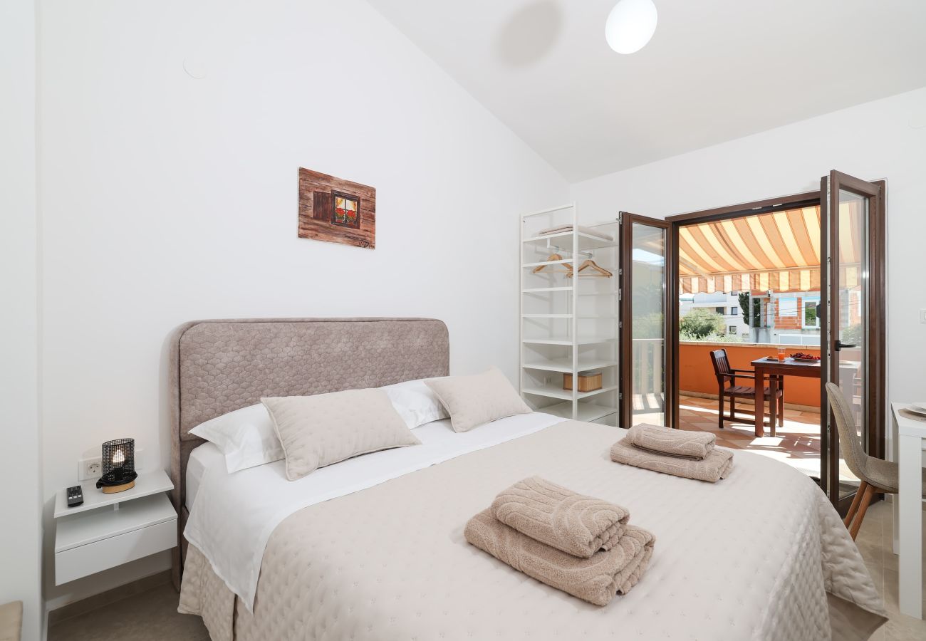 Studio in Sukošan - Studio-Apartment Gabriella
