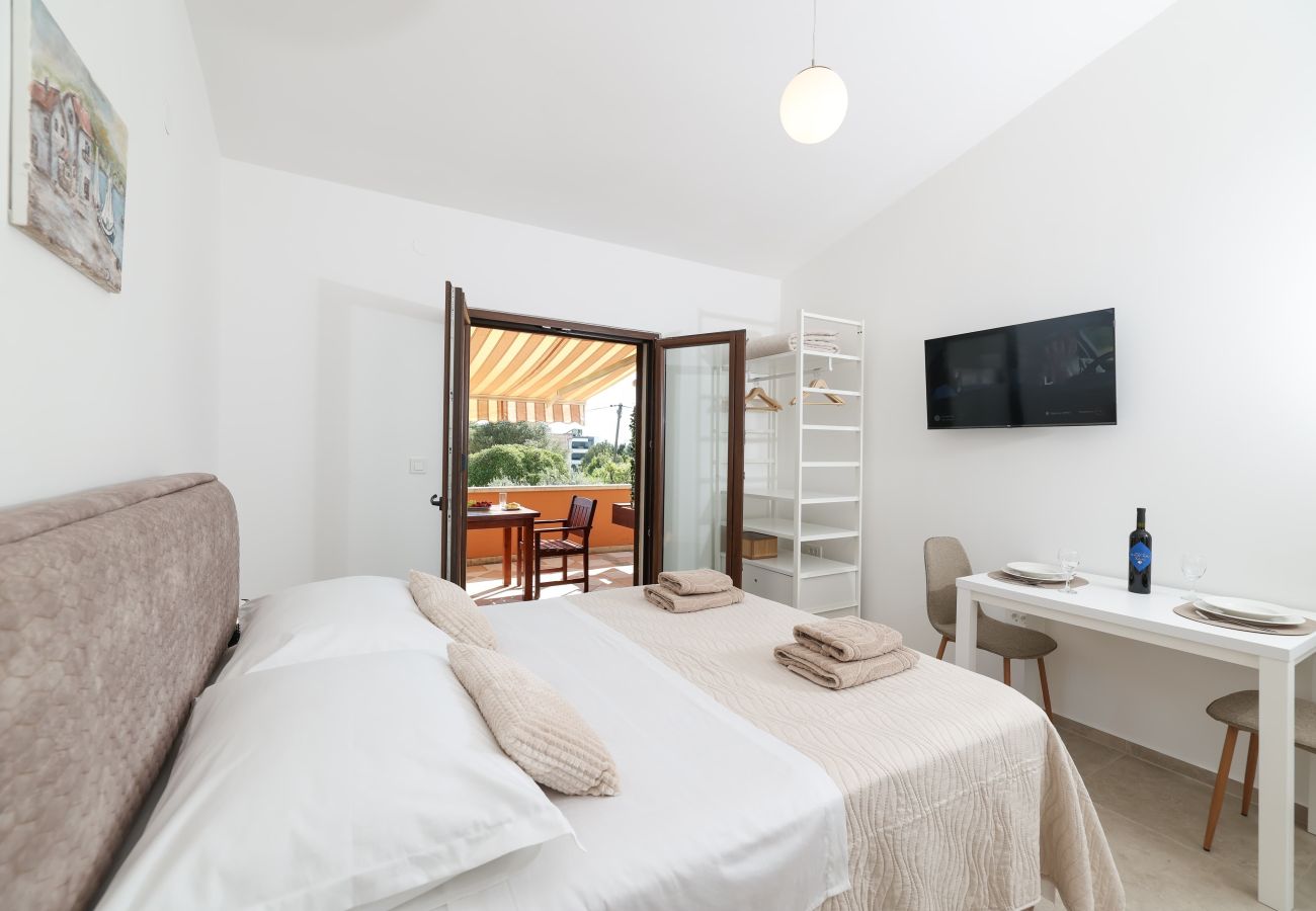 Studio in Sukošan - Studio-Apartment Antonella