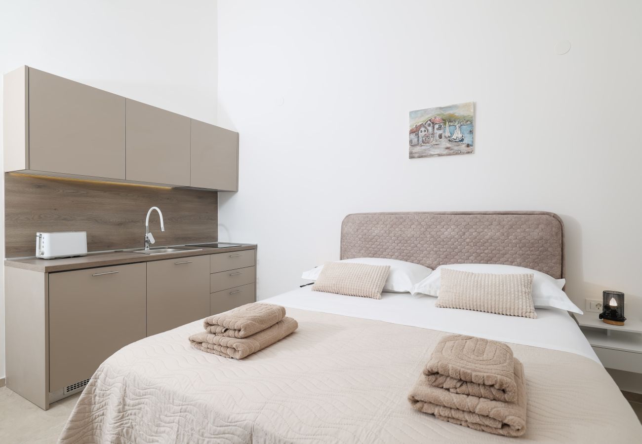 Studio in Sukošan - Studio-Apartment Antonella