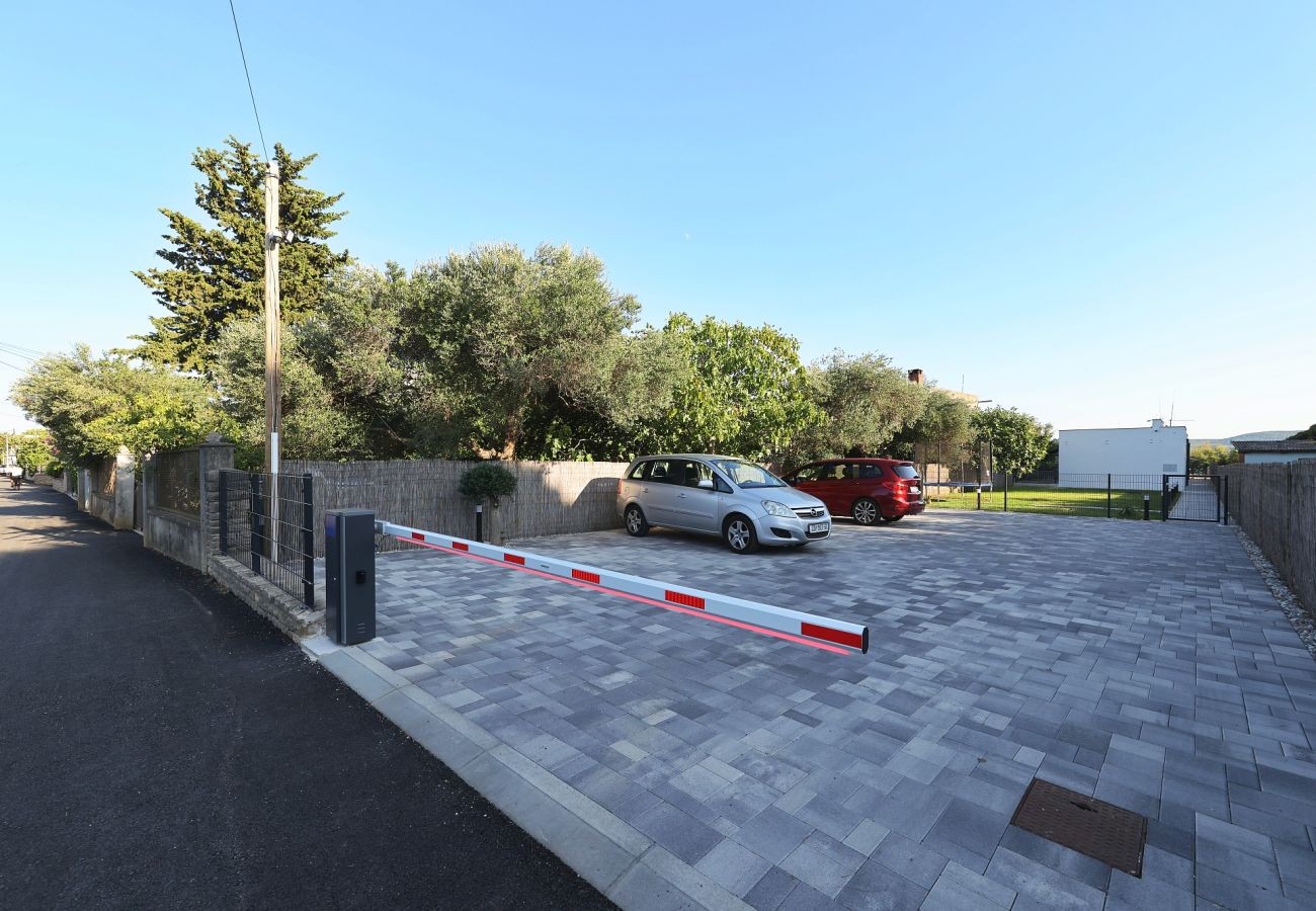 Villa in Sukošan - Beachfront Almare Retreat