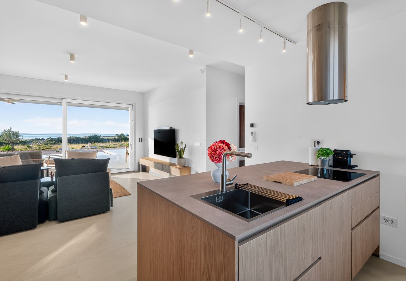 Villa in Košljun - Villa Salis mit beheiztem Pool und Meerblick