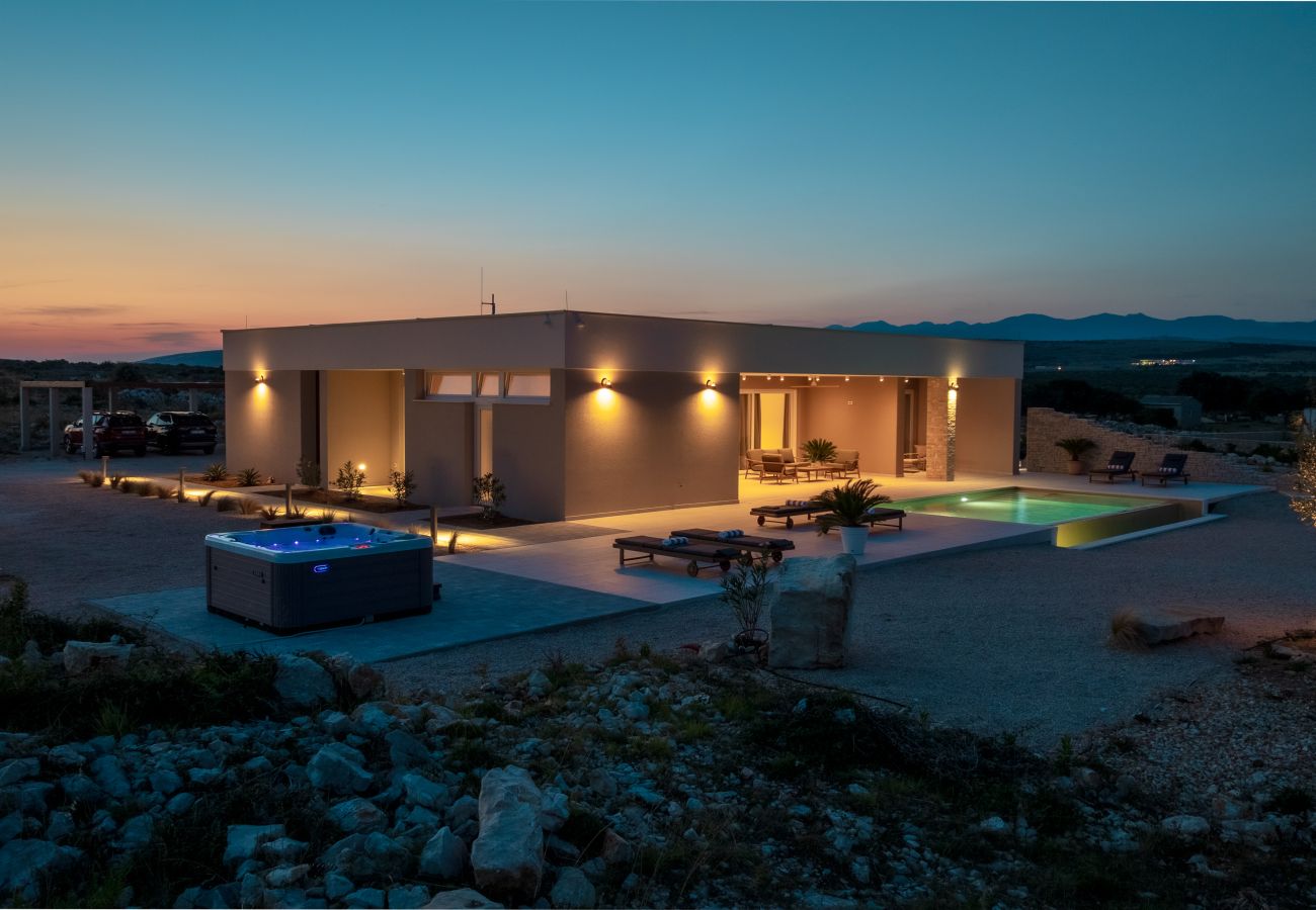 Villa in Košljun - Villa Salis mit beheiztem Pool und Meerblick