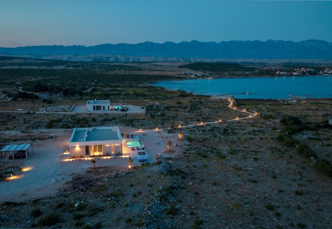 Villa in Košljun - Villa Salis mit beheiztem Pool und Meerblick