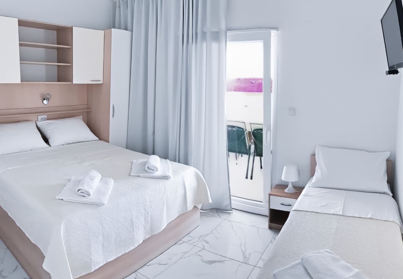 Ferienwohnung in Novalja - Superior Aurea apartment with heated pool 2