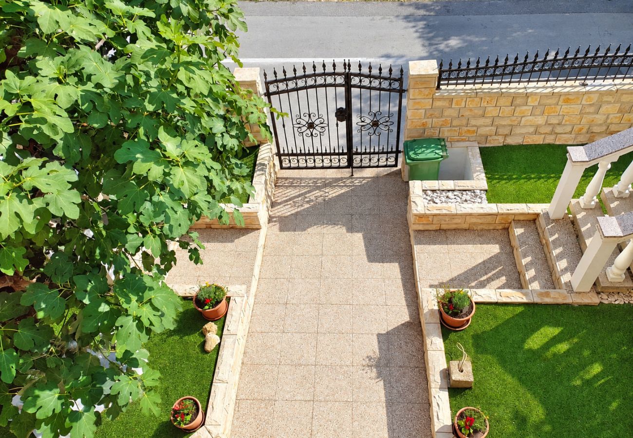 Apartment in Povljana - Beautiful Apartment Bodulo 2