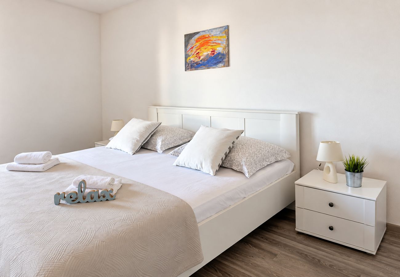 Apartment in Povljana - Beautiful Apartment Bodulo 4