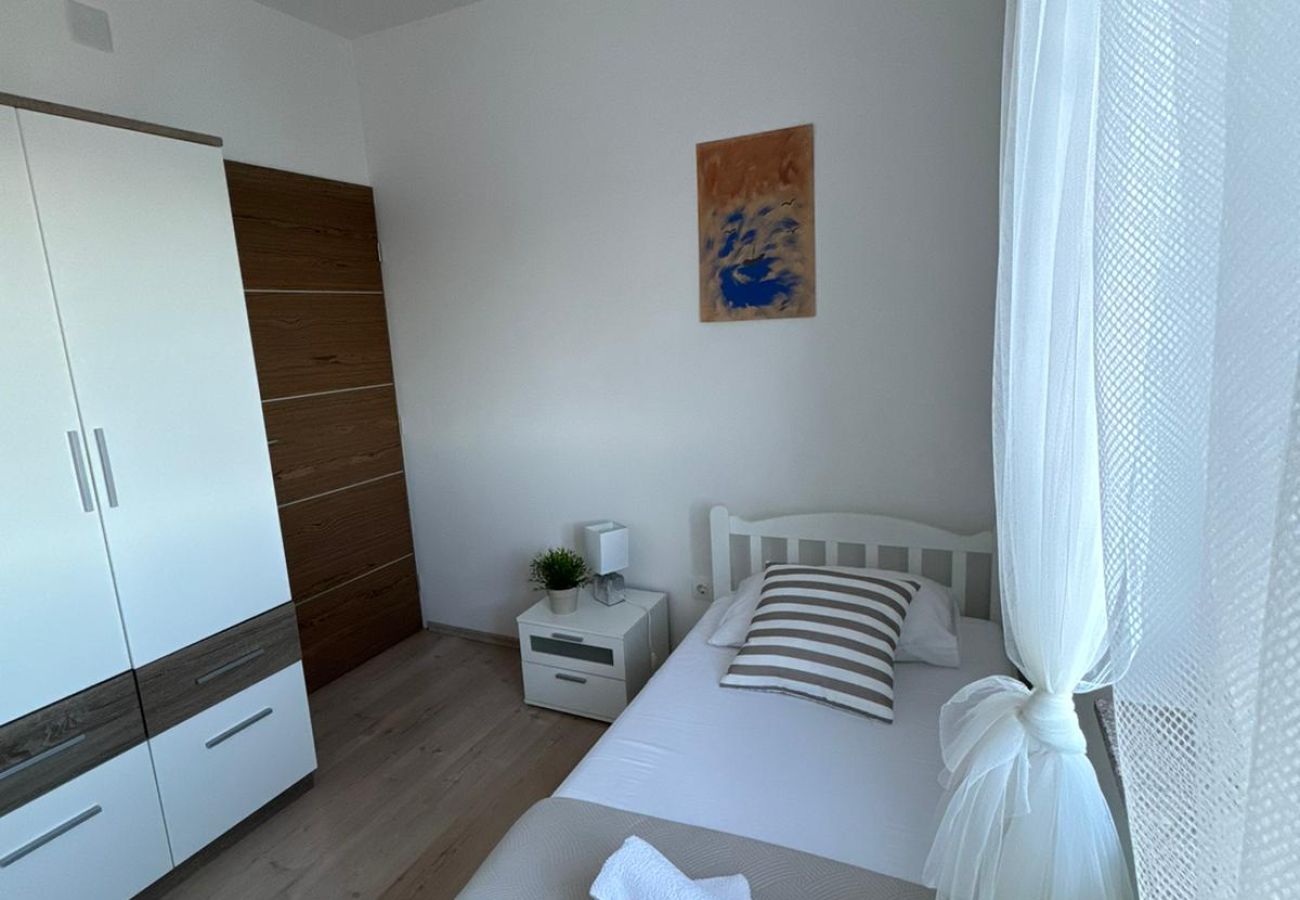 Apartment in Povljana - Beautiful Apartment Bodulo 5