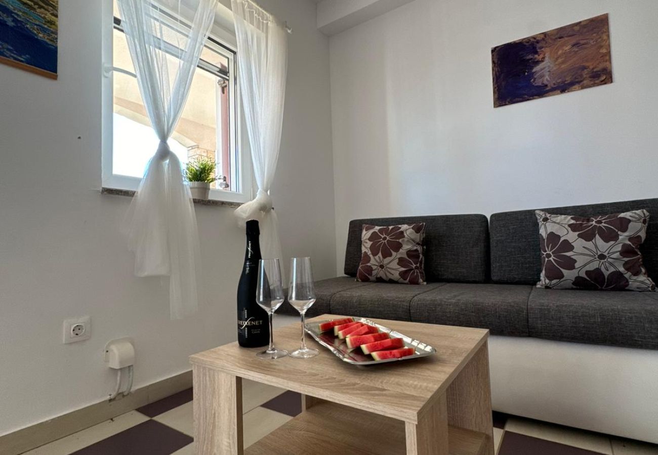 Apartment in Povljana - Beautiful Apartment Bodulo 5