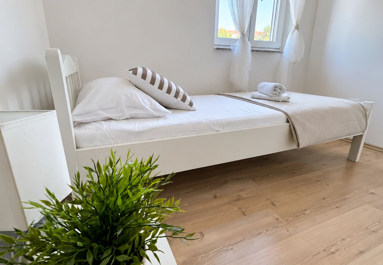 Apartment in Povljana - Beautiful Apartment Bodulo 5