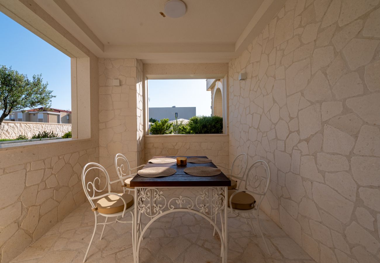 Apartment in Novalja - Deluxe Château Dabo Suite 1 with pool