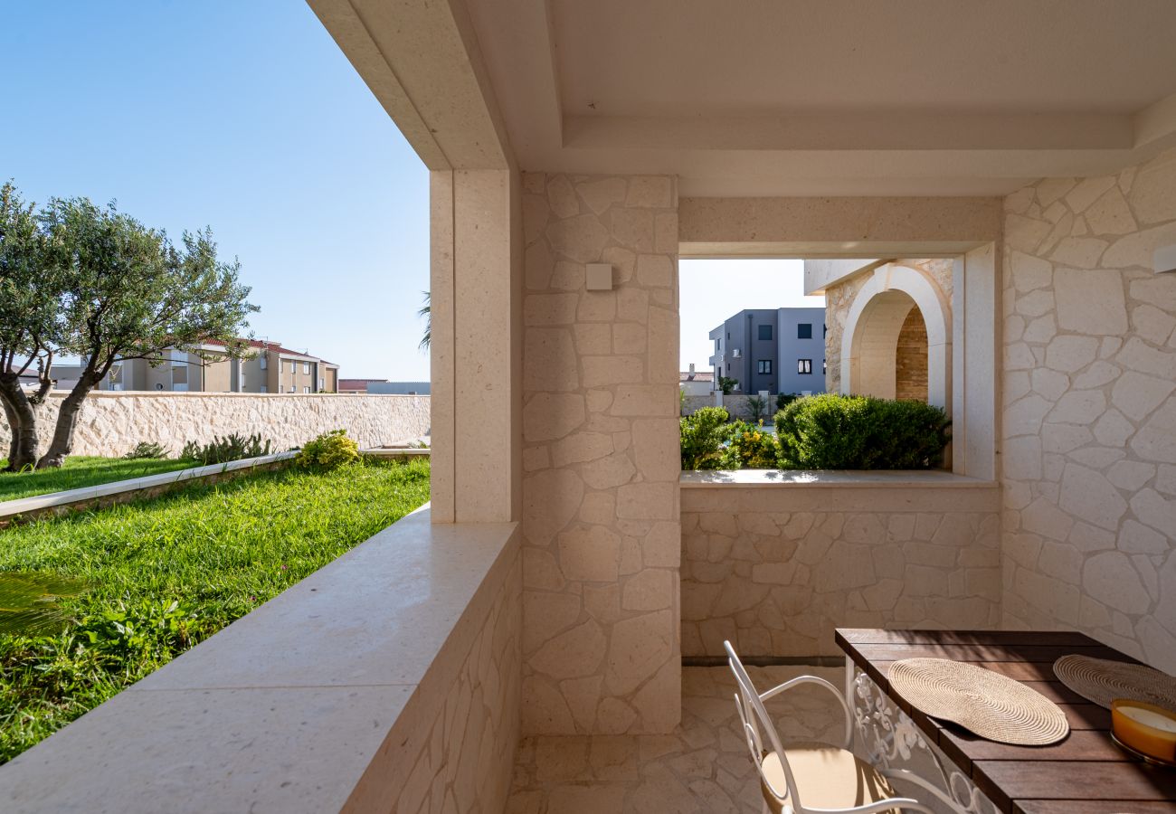 Apartment in Novalja - Deluxe Château Dabo Suite 1 with pool