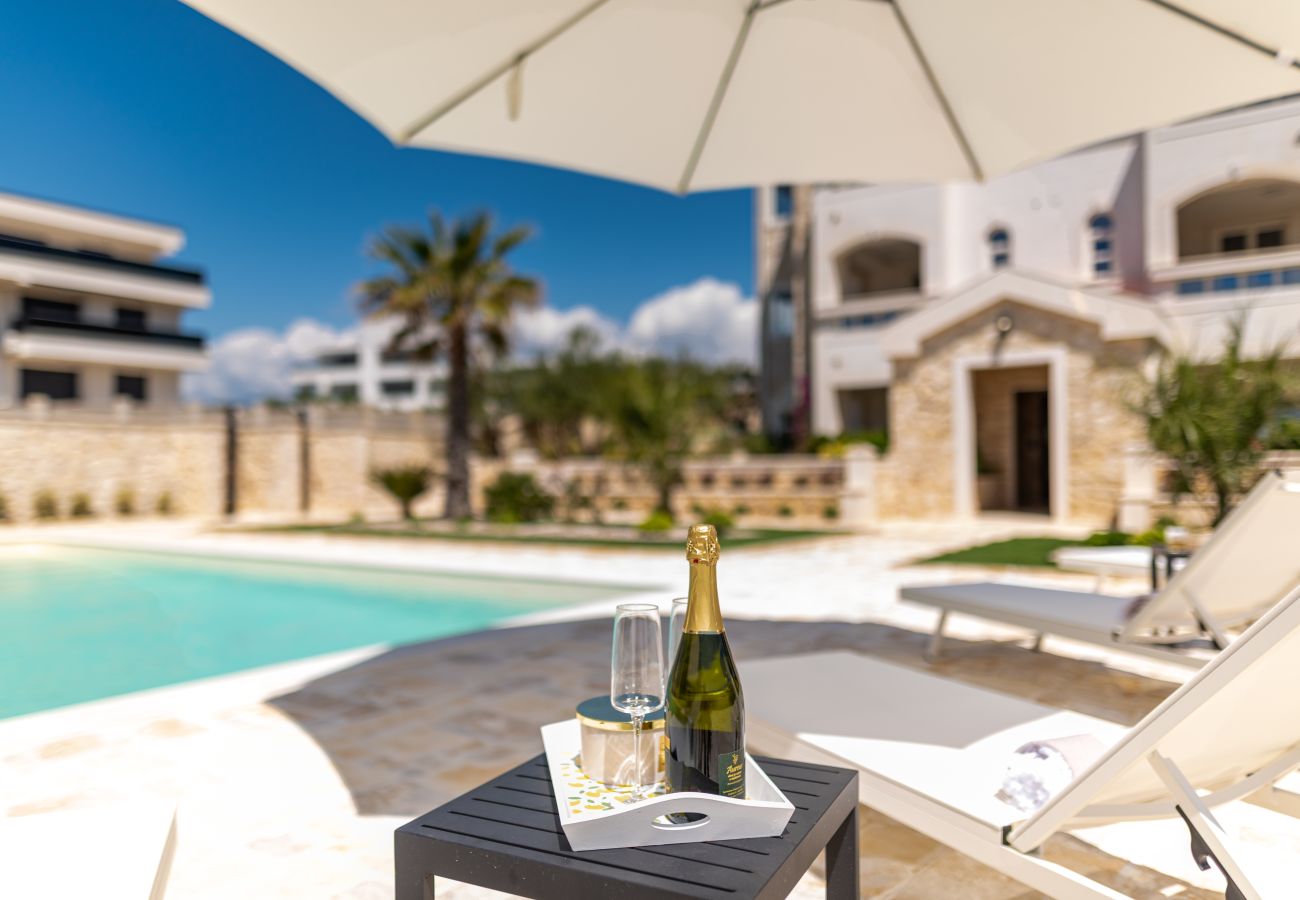 Apartment in Novalja - Deluxe Château Dabo Suite 1 with pool