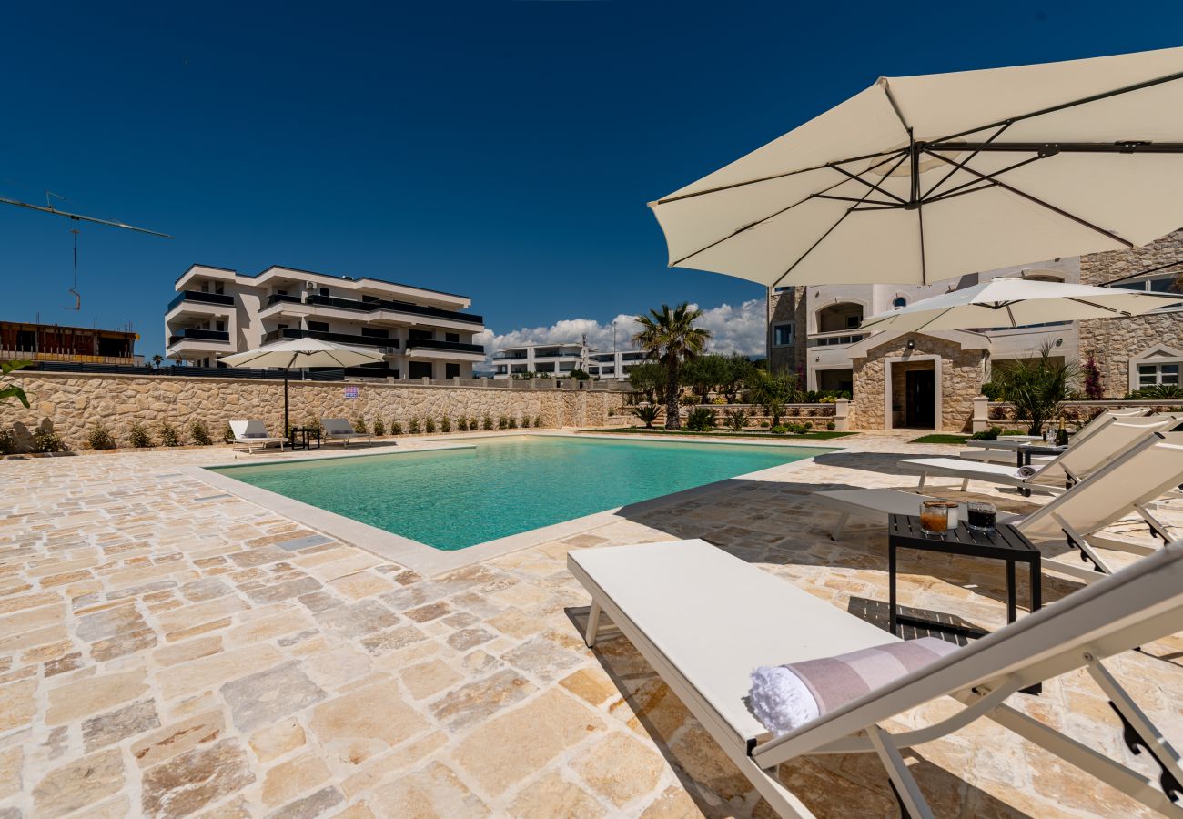 Apartment in Novalja - Deluxe Château Dabo Suite 1 with pool