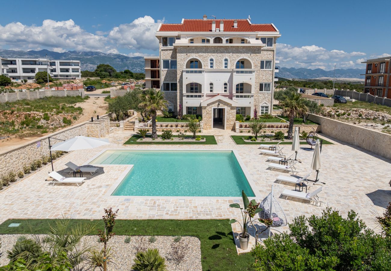 Apartment in Novalja - Deluxe Château Dabo Suite 1 with pool