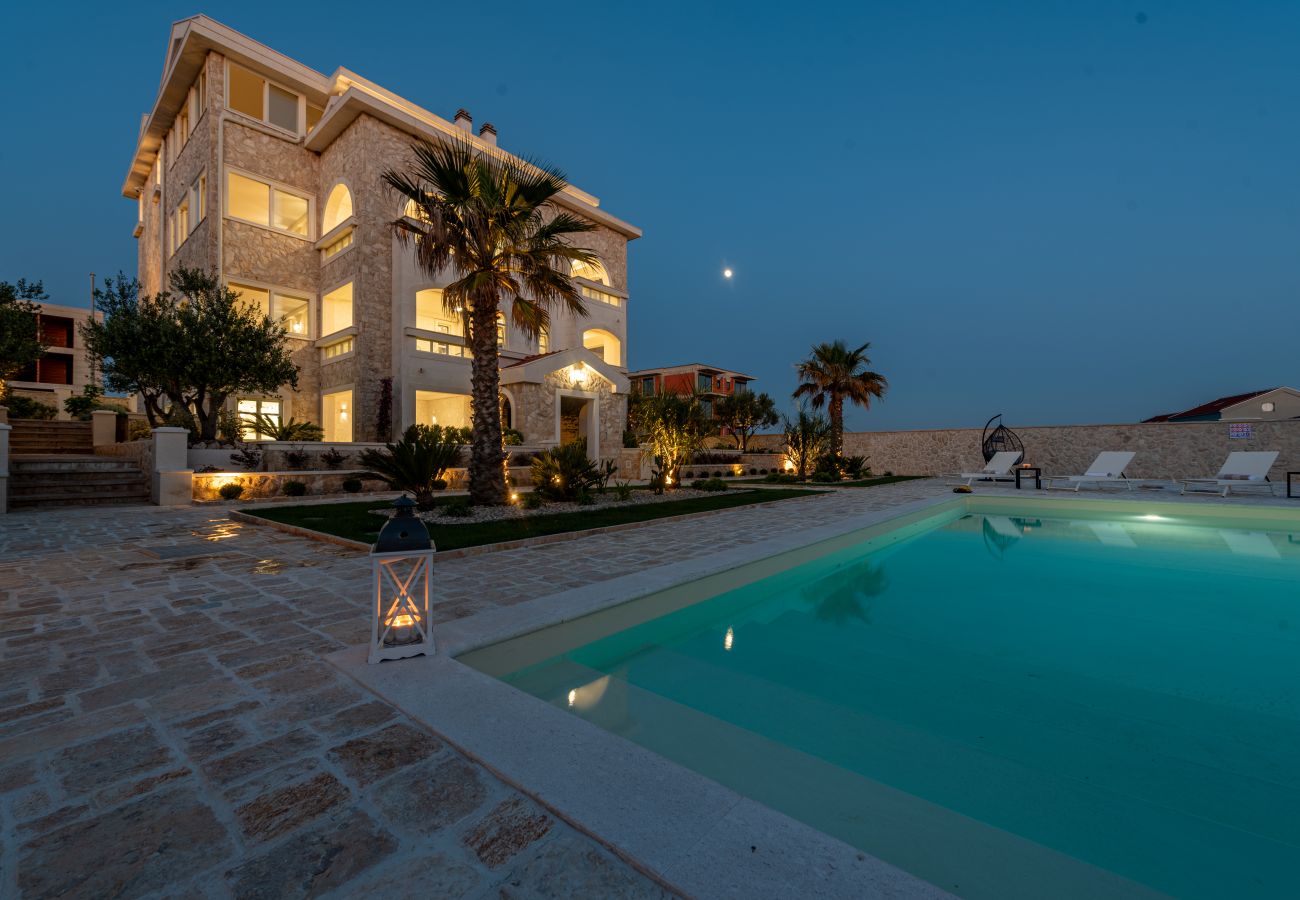 Apartment in Novalja - Deluxe Château Dabo Suite 1 with pool
