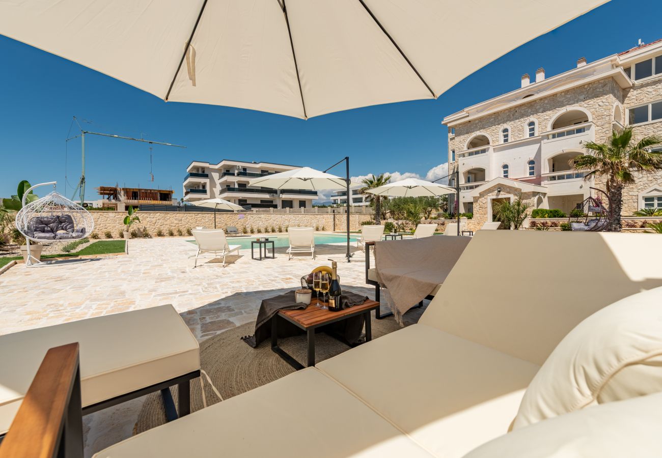 Apartment in Novalja - Deluxe Château Dabo Suite 1 with pool