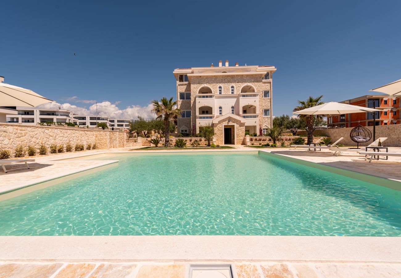 Apartment in Novalja - Deluxe Château Dabo Suite 1 with pool
