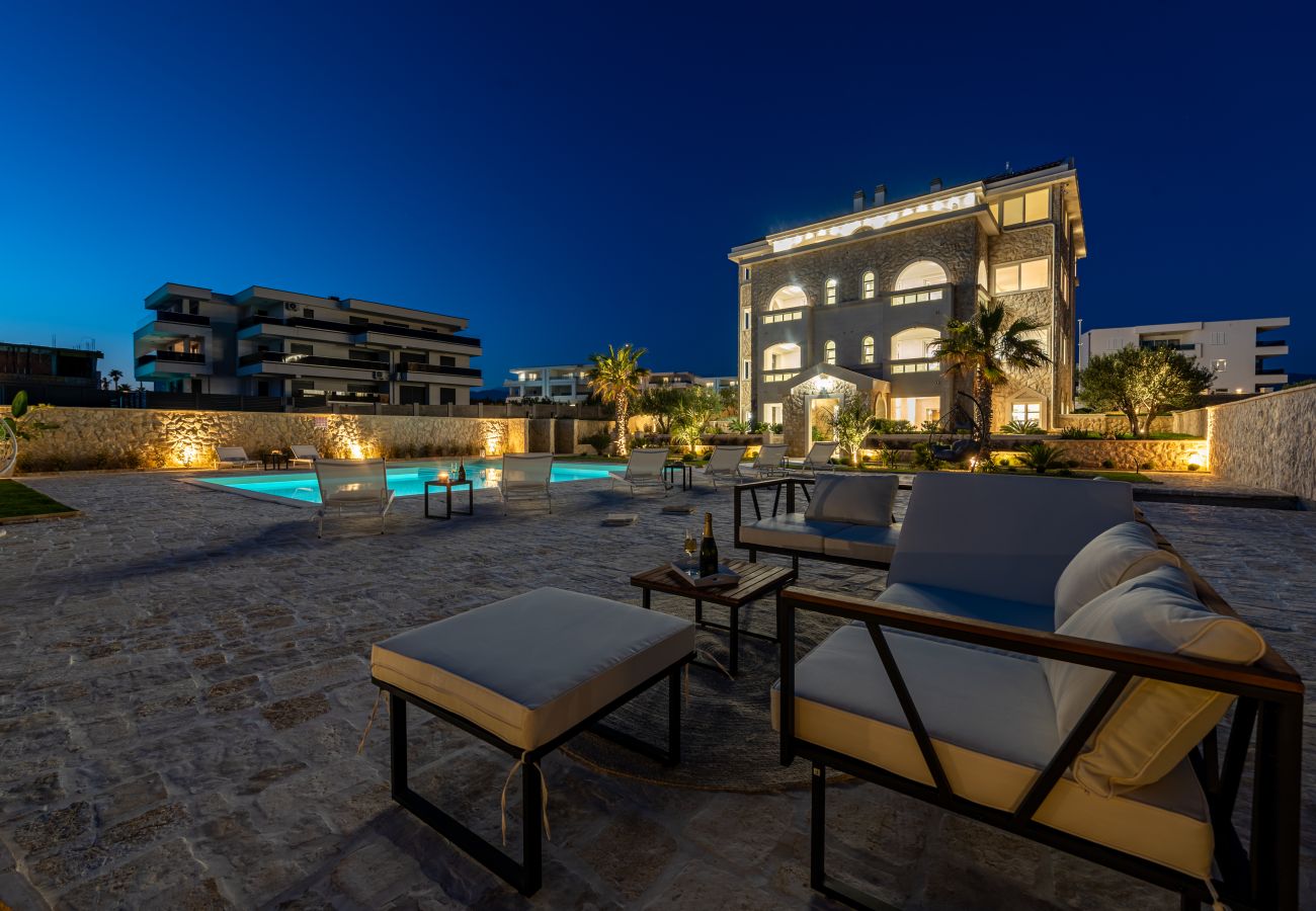 Apartment in Novalja - Deluxe Château Dabo Suite 1 with pool