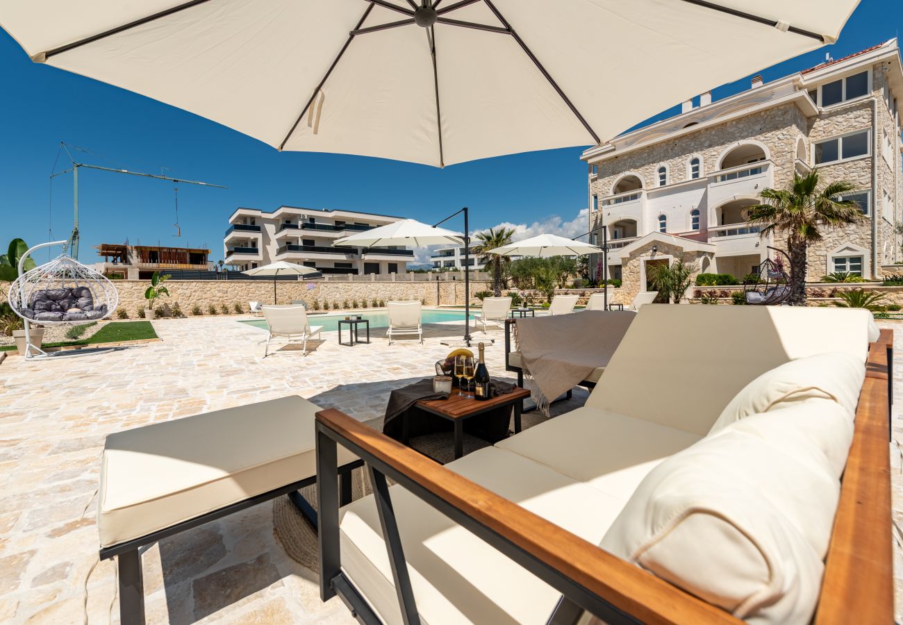 Apartment in Novalja - Deluxe Château Dabo Suite 2 with pool