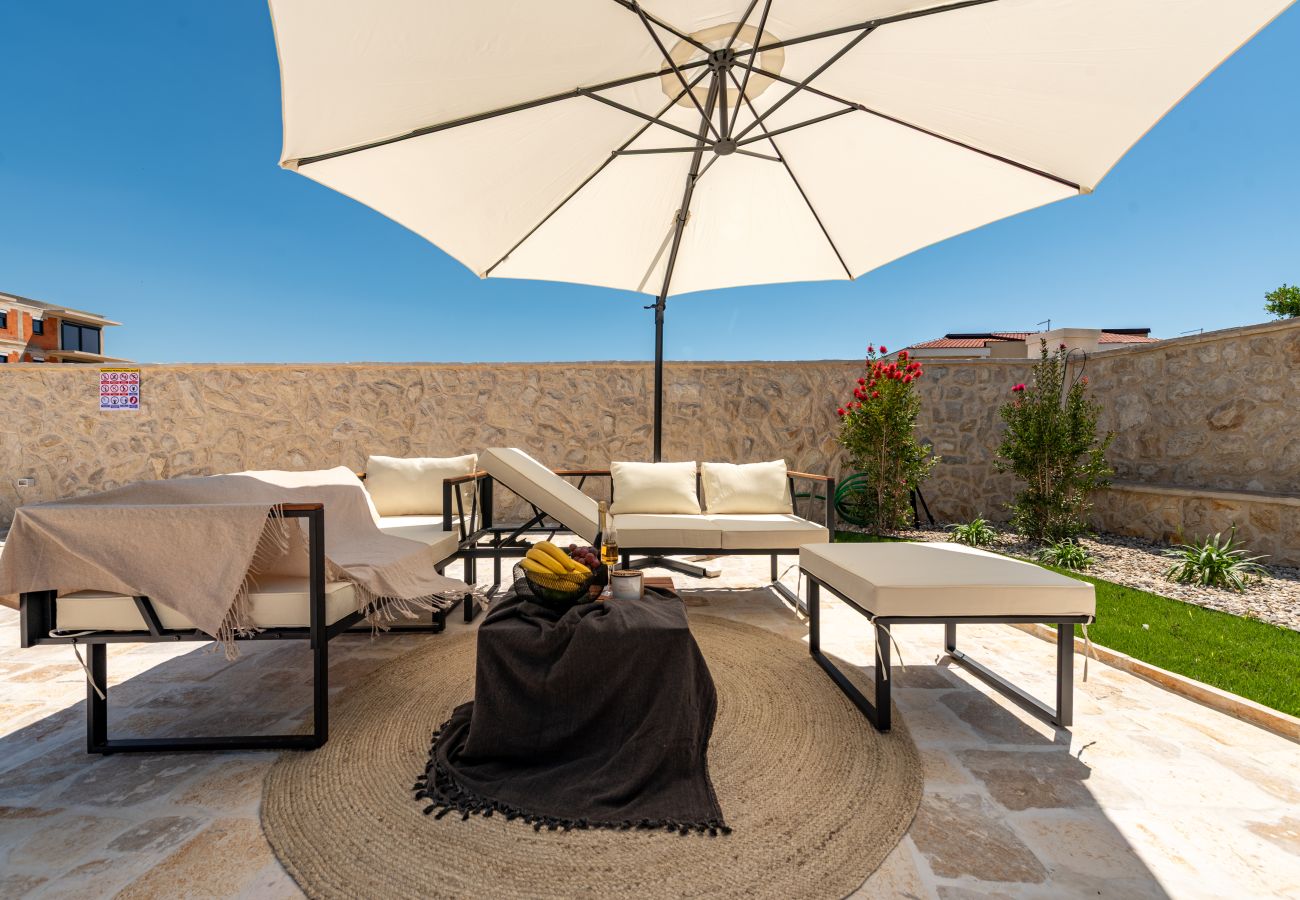 Apartment in Novalja - Deluxe Château Dabo Suite 2 with pool