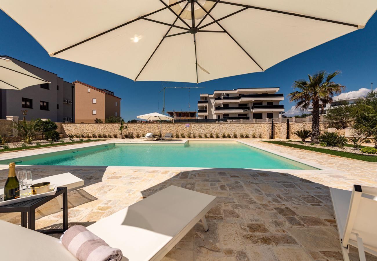 Apartment in Novalja - Deluxe Château Dabo Suite 2 with pool