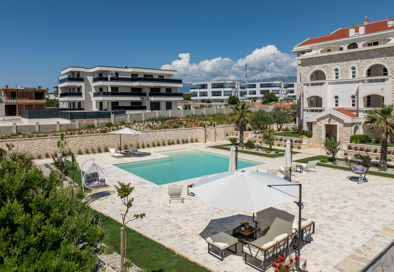 Apartment in Novalja - Deluxe Château Dabo Suite 2 with pool