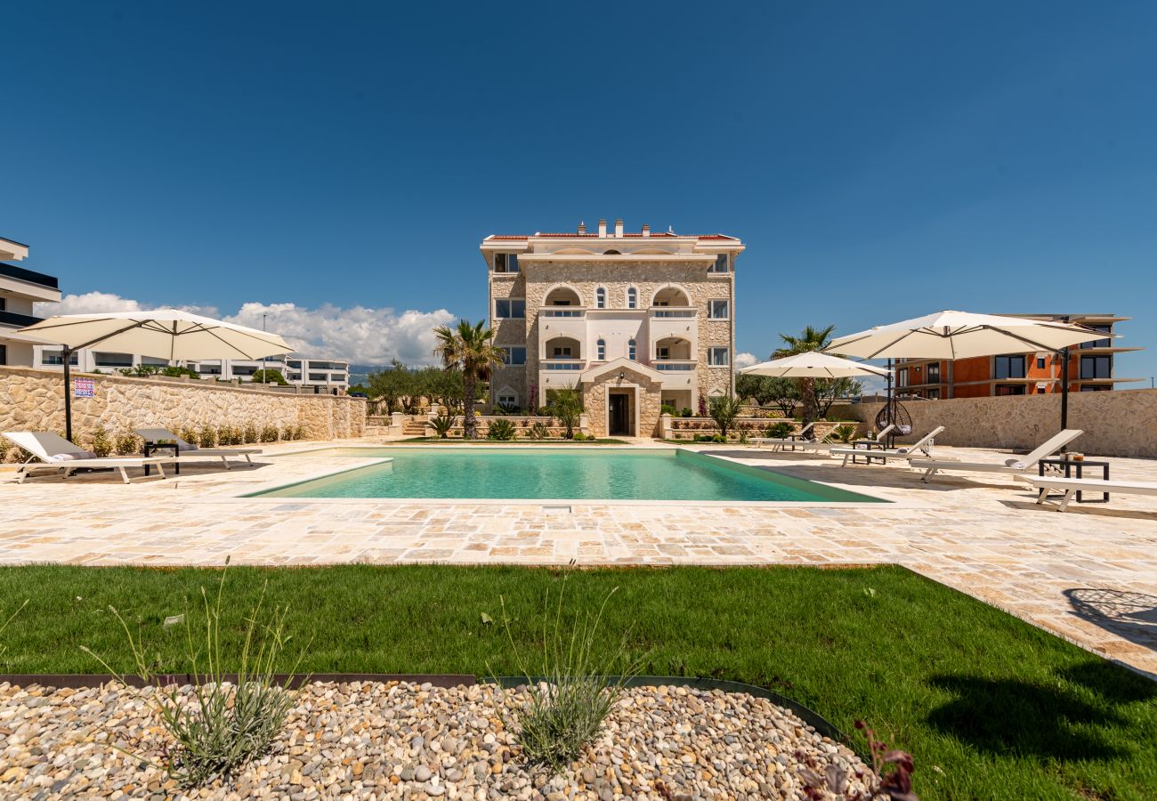 Apartment in Novalja - Deluxe Château Dabo Suite 4 with pool