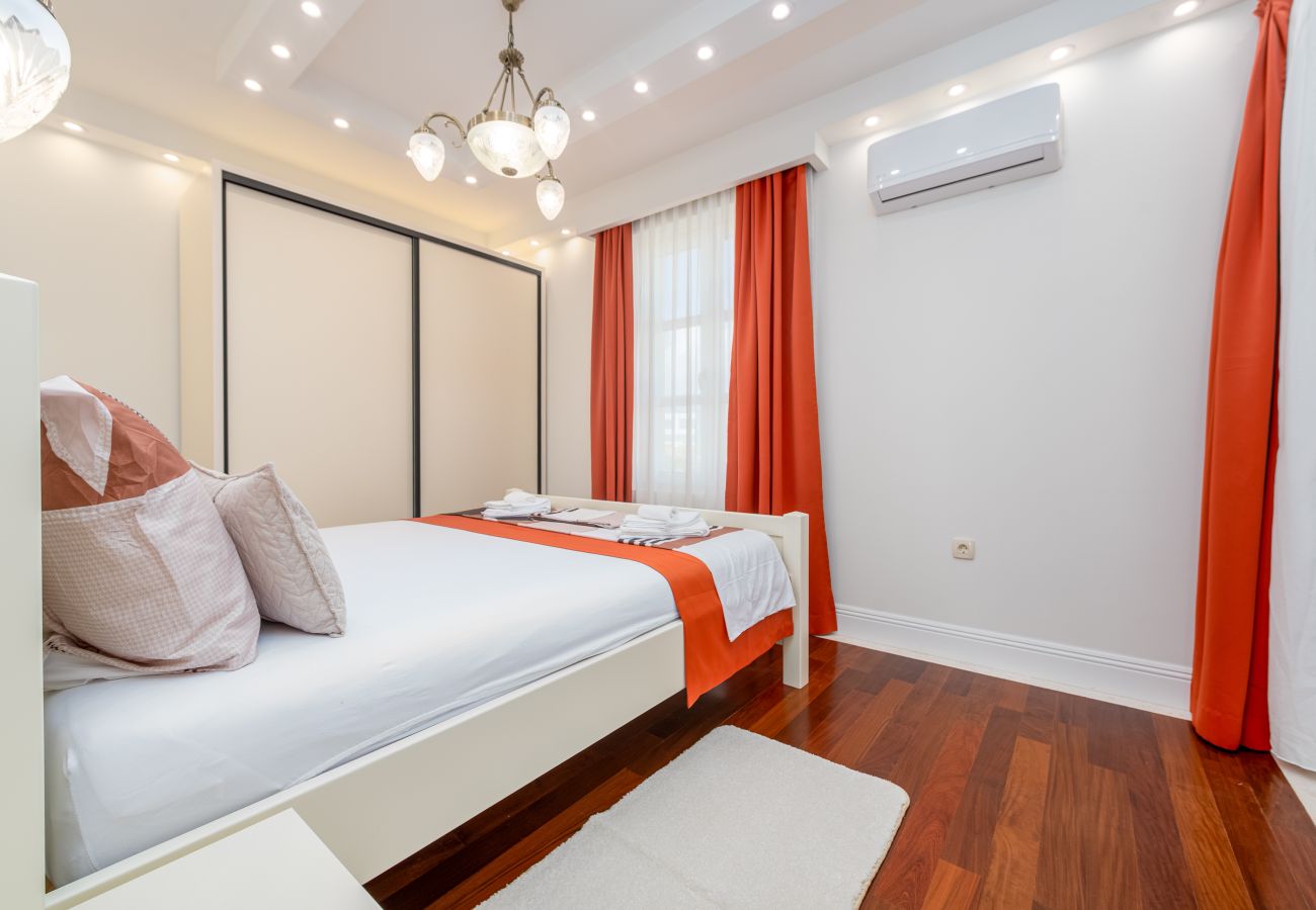 Apartment in Novalja - Deluxe Château Dabo Suite 5 with pool